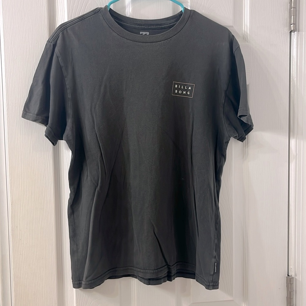 Men’s size small Billabong tshirt